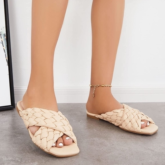 Amazon Shoes - Braided Slip on Slides Sandals 9 NEW